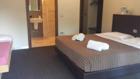 Отель Hotel Firenze  Саронно